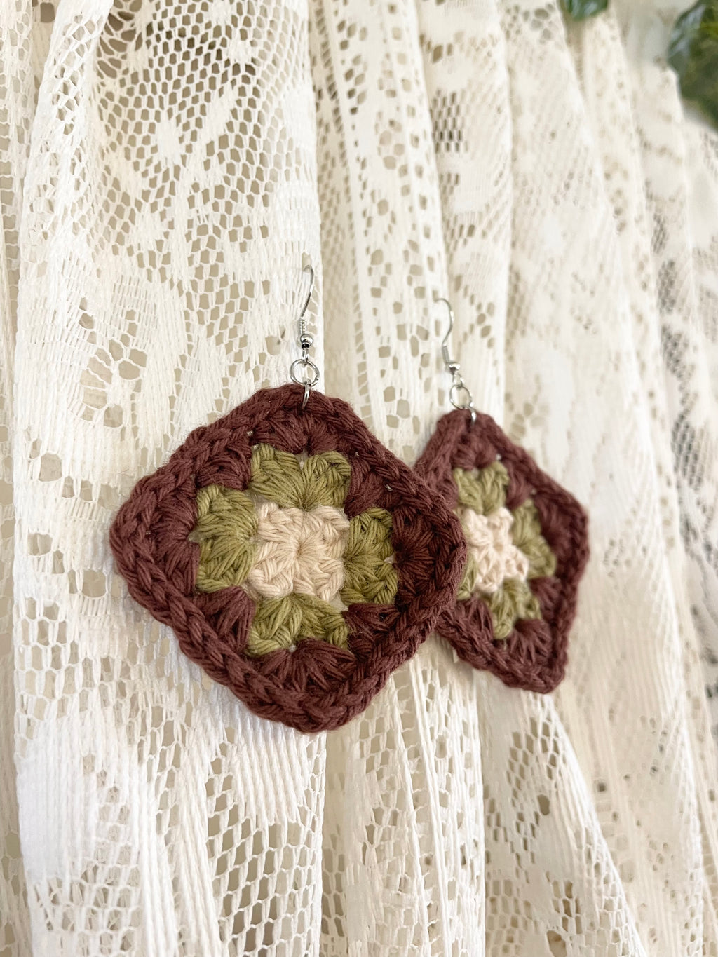 Crochet Mojo Moon Square Earrings - Brown/Green