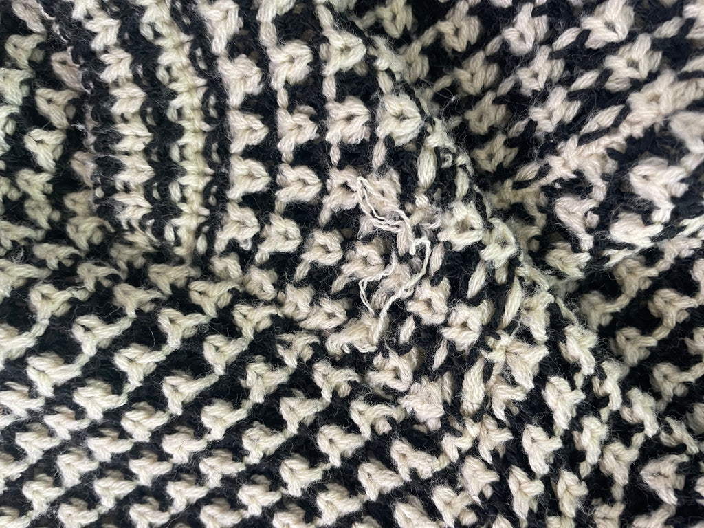Black & white knitted tunic