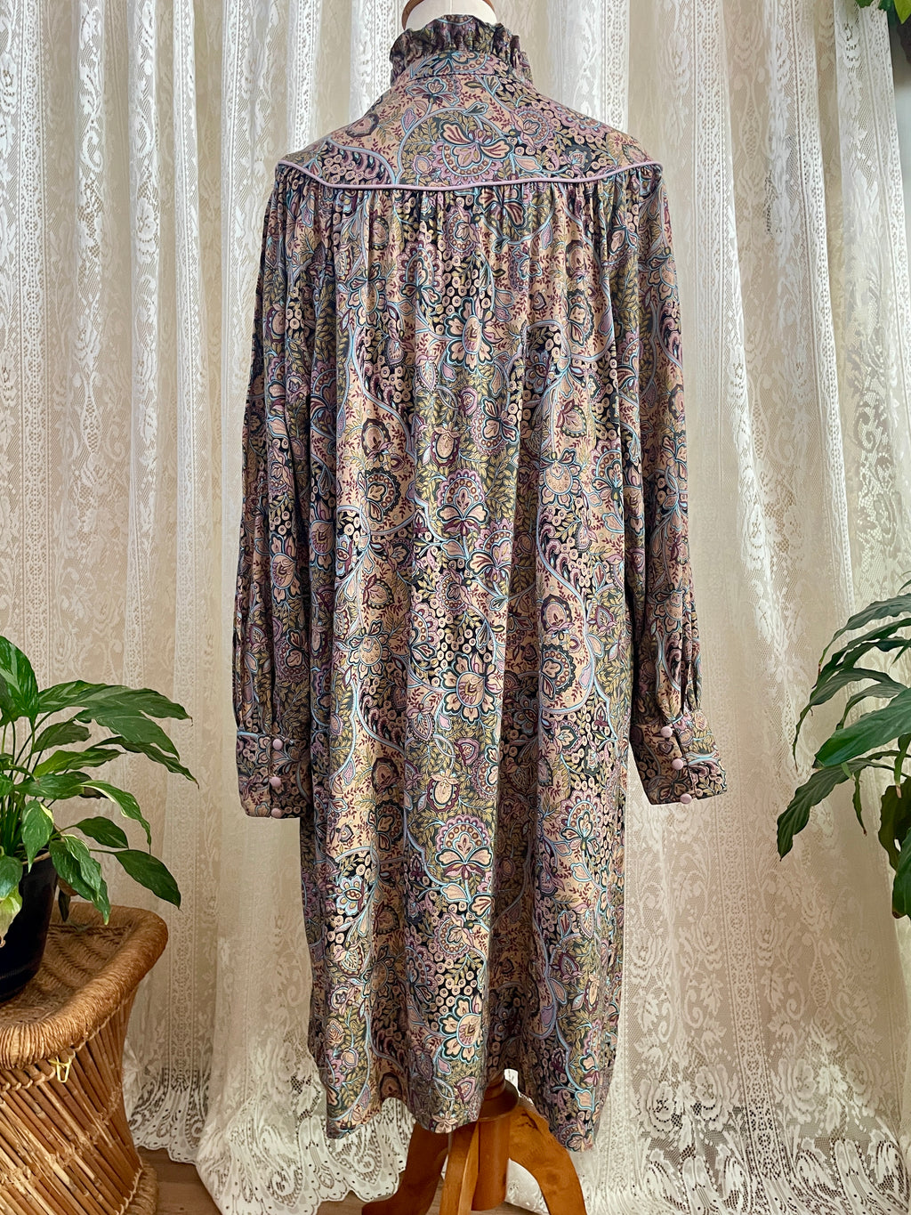 Vintage Joyce Ewing-Bradley Paisley Midi Dress – Ruffle High Neck Boho Smock - Sz 16