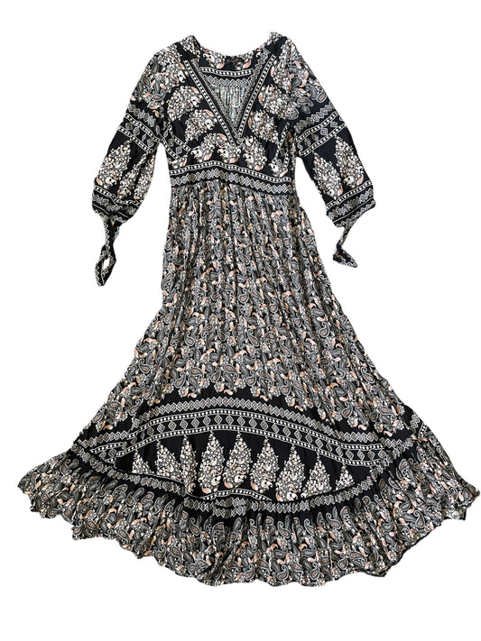 Black/beige paisley print 3/4 sleeve dress Sz M