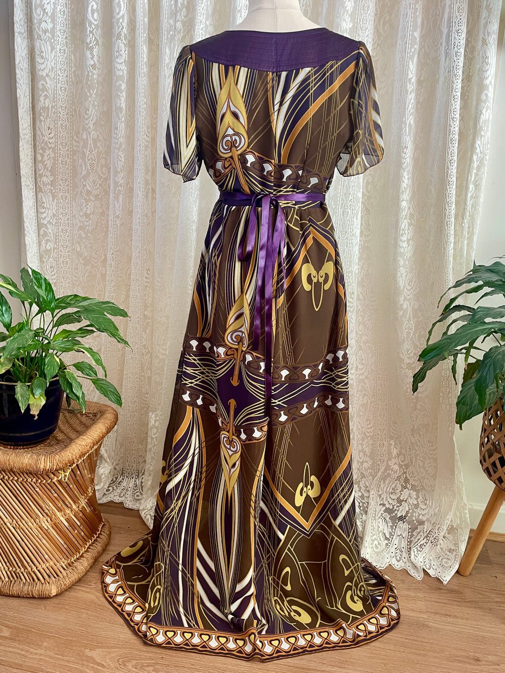 Art Nouveau 70s Style Abstract Print Chiffon Maxi Dress – Empire Waist Flutter Sleeve - Sz