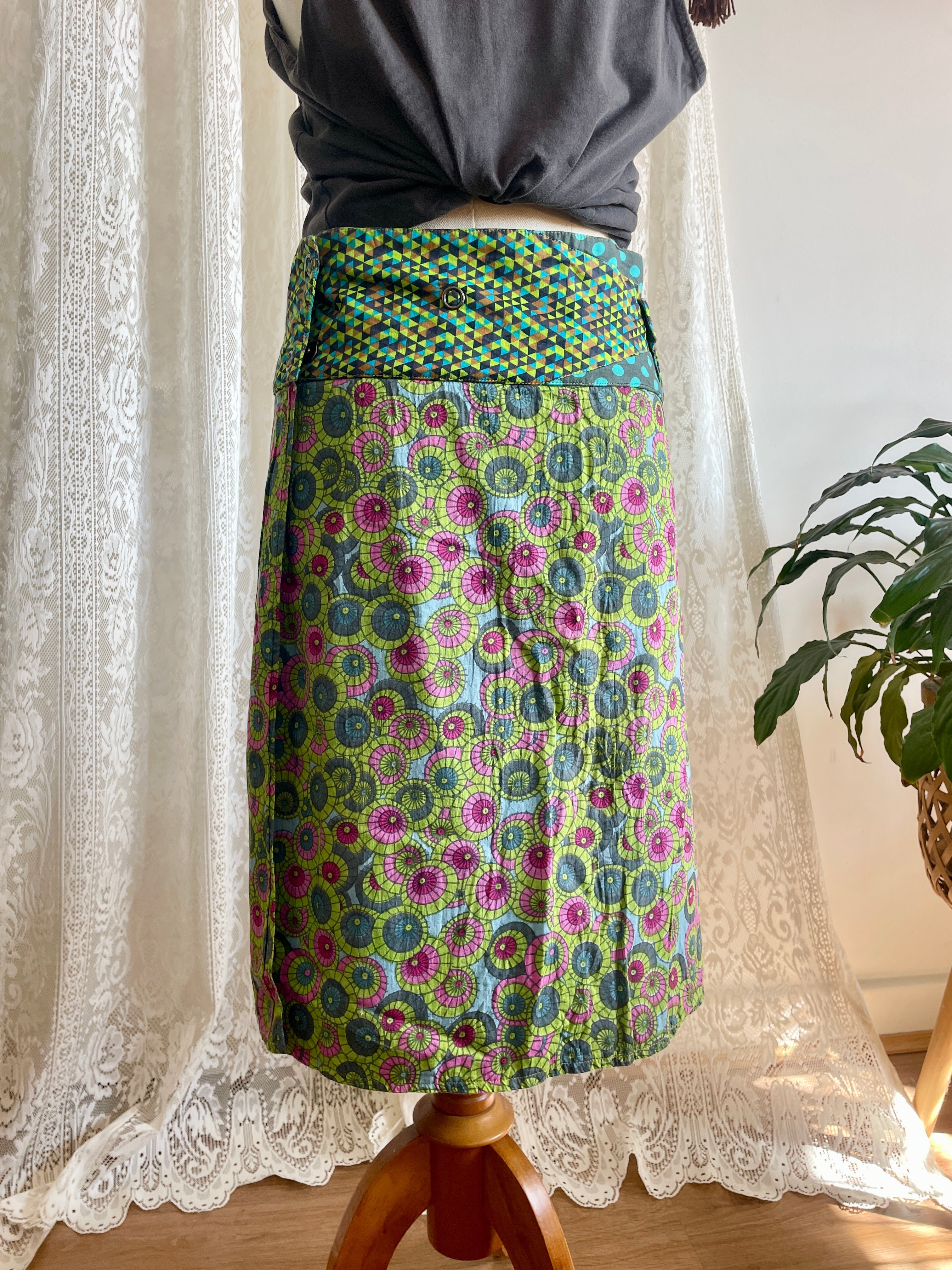 Bold Print Adjustable Wrap Skirt with Pocket - Green