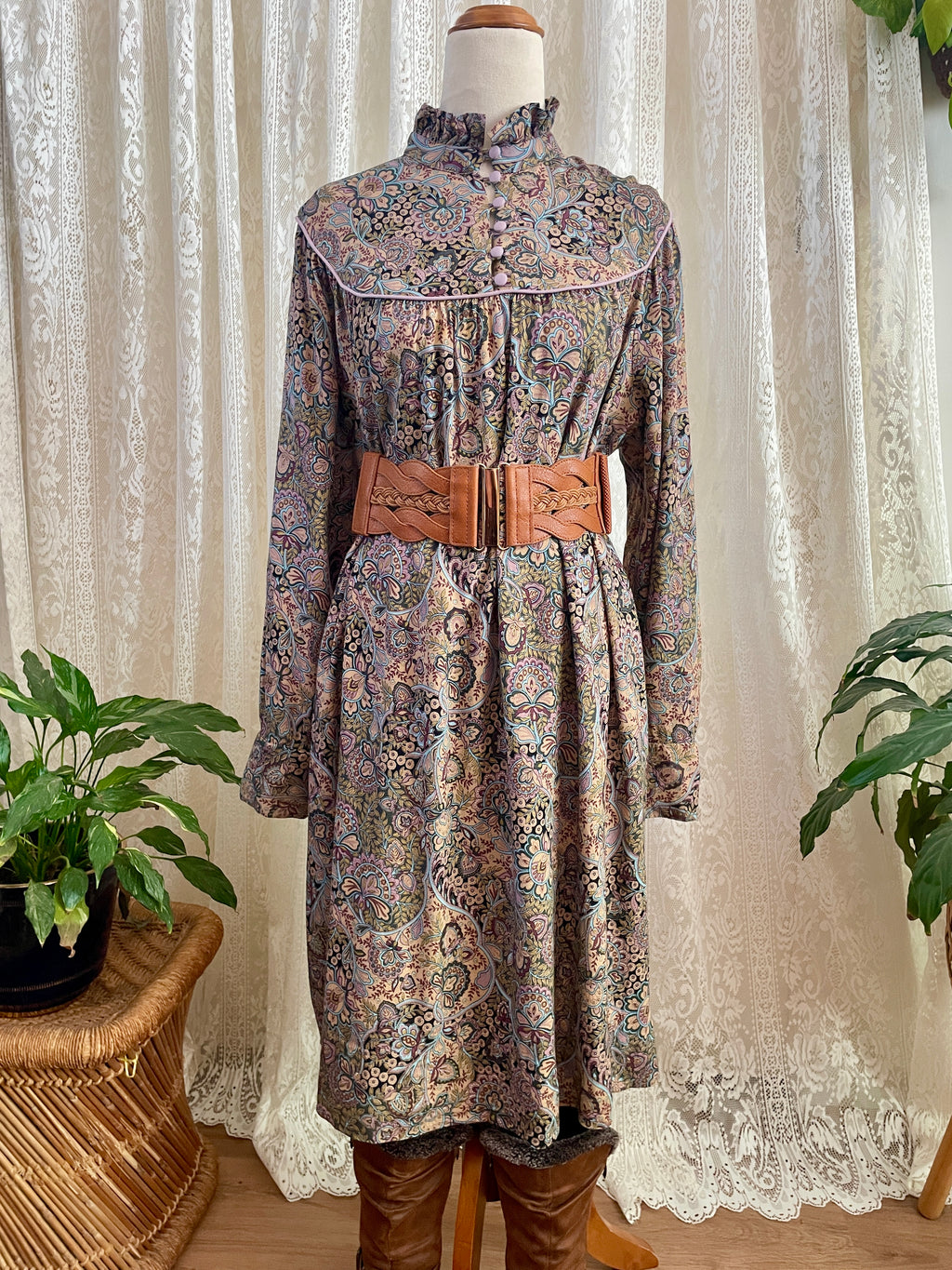 Vintage Joyce Ewing-Bradley Paisley Midi Dress – Ruffle High Neck Boho Smock - Sz 16