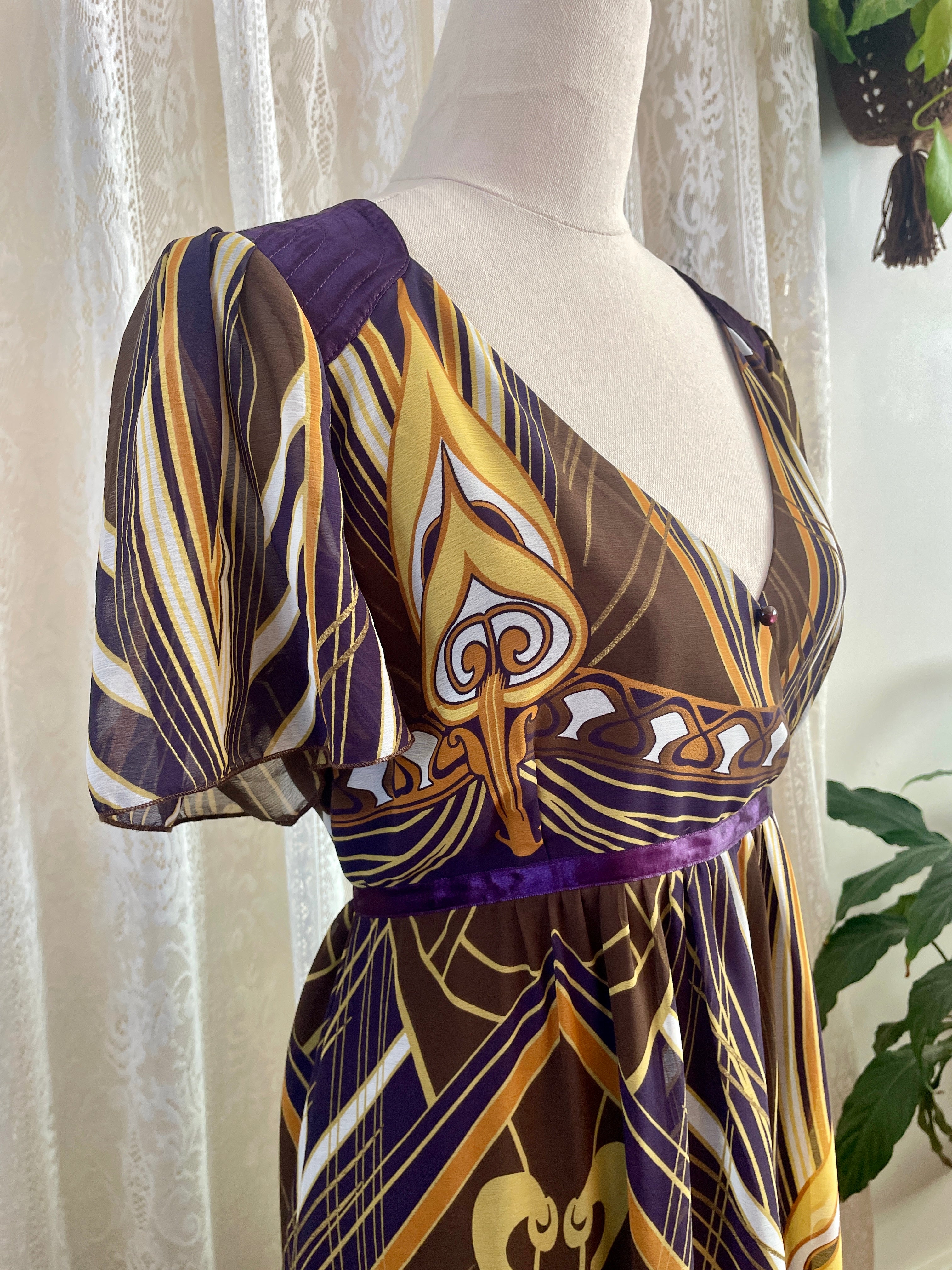 Art Nouveau 70s Style Abstract Print Chiffon Maxi Dress – Empire Waist Flutter Sleeve - Sz