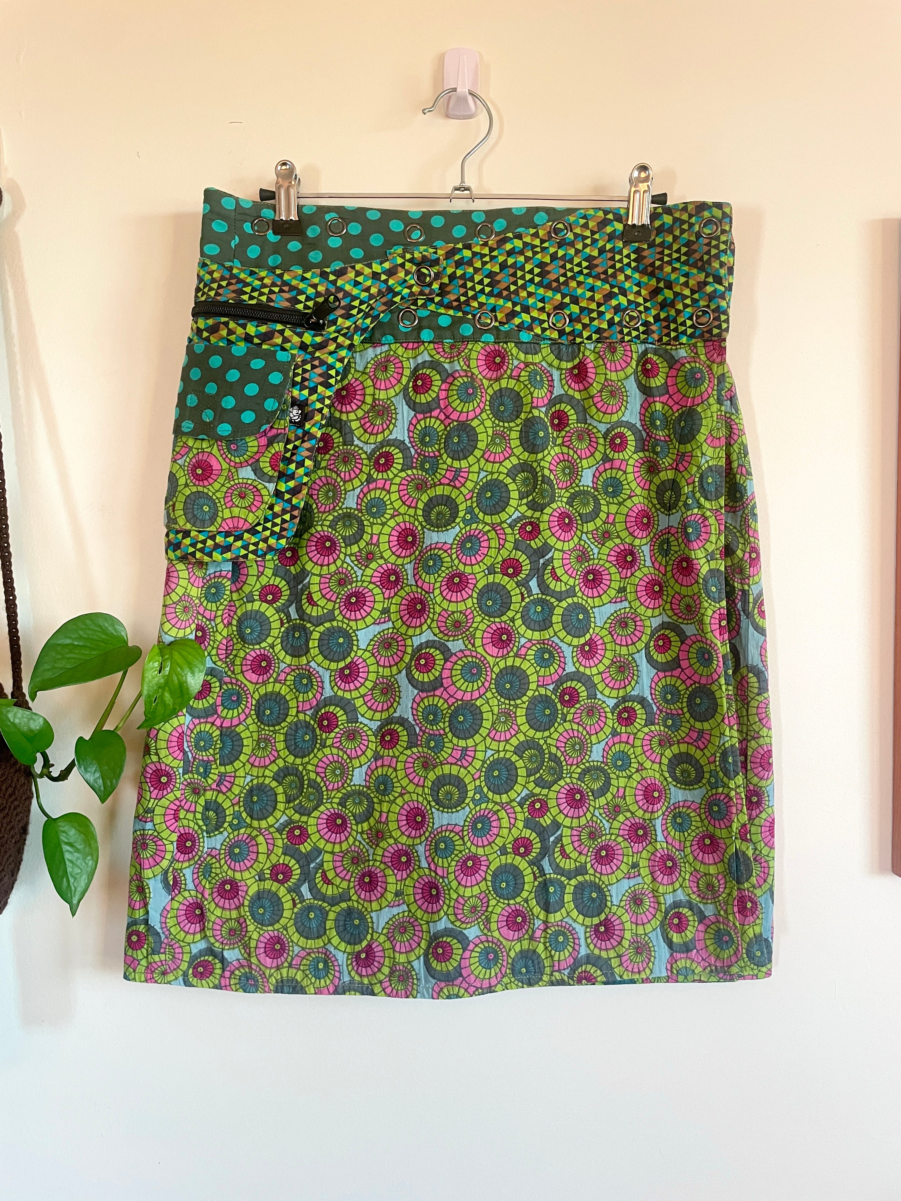 Bold Print Adjustable Wrap Skirt with Pocket - Green