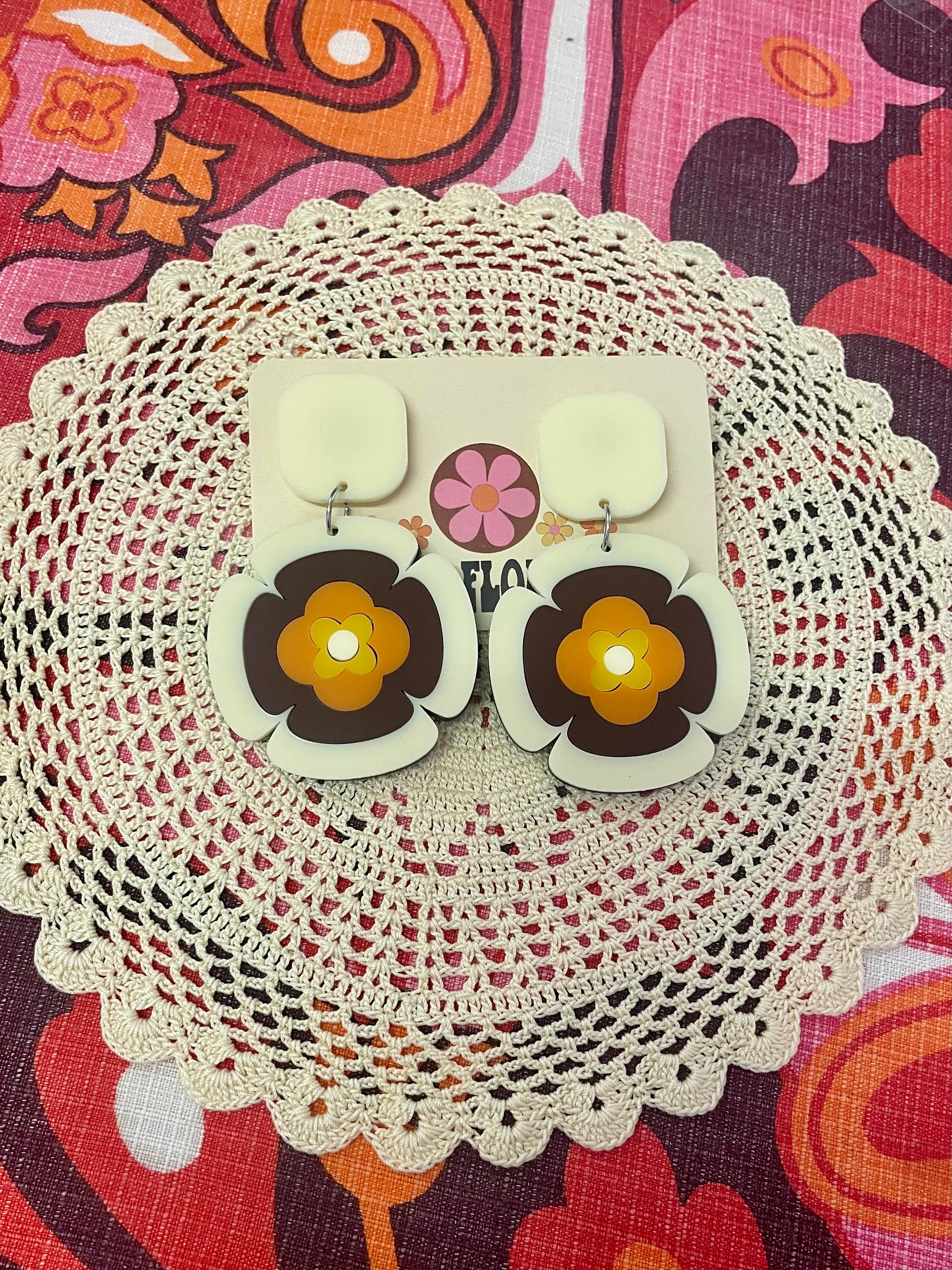 I’m living in the 70s groovy retro earrings 