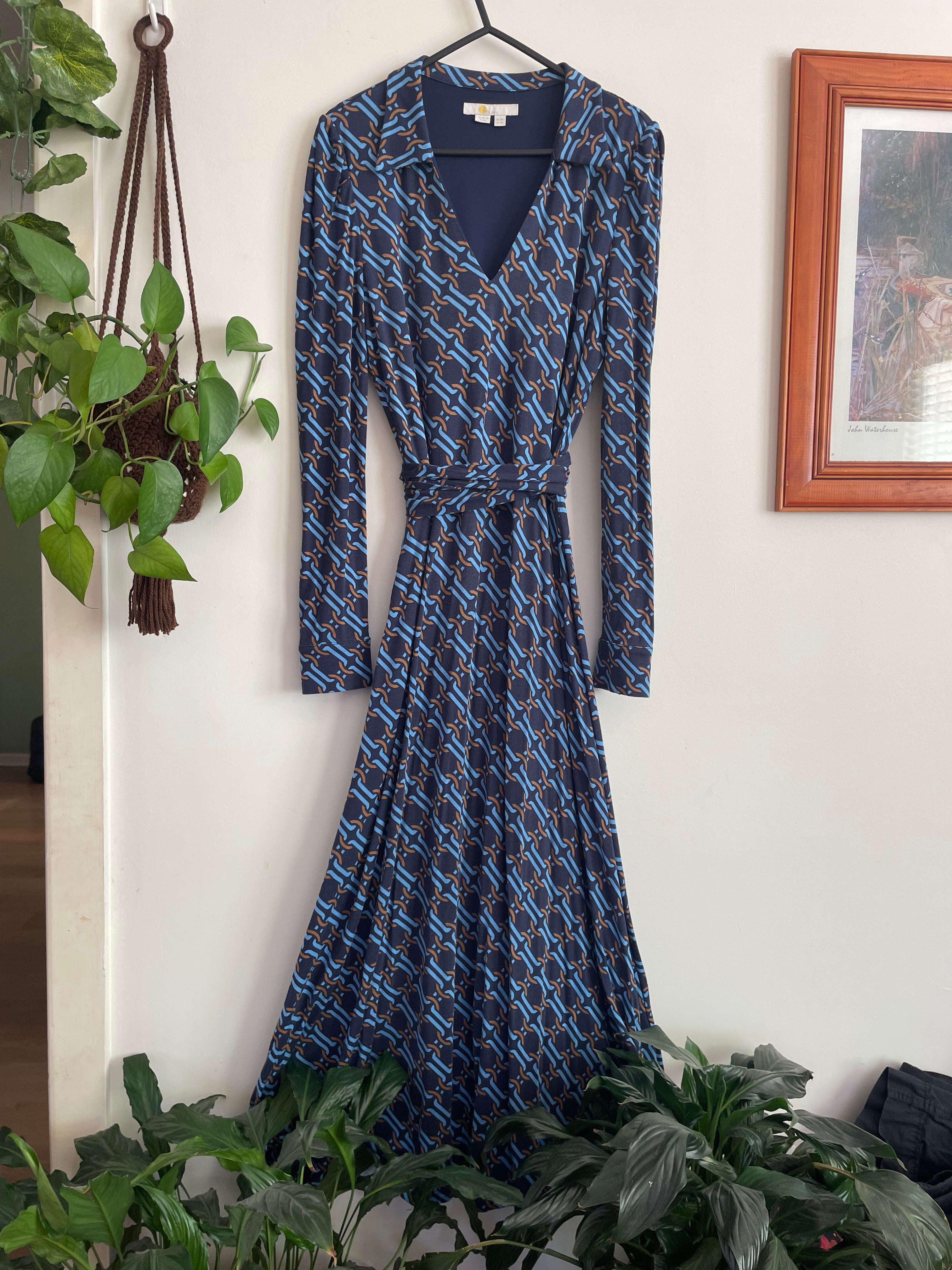 Retro Print Long Sleeve Belted Dress