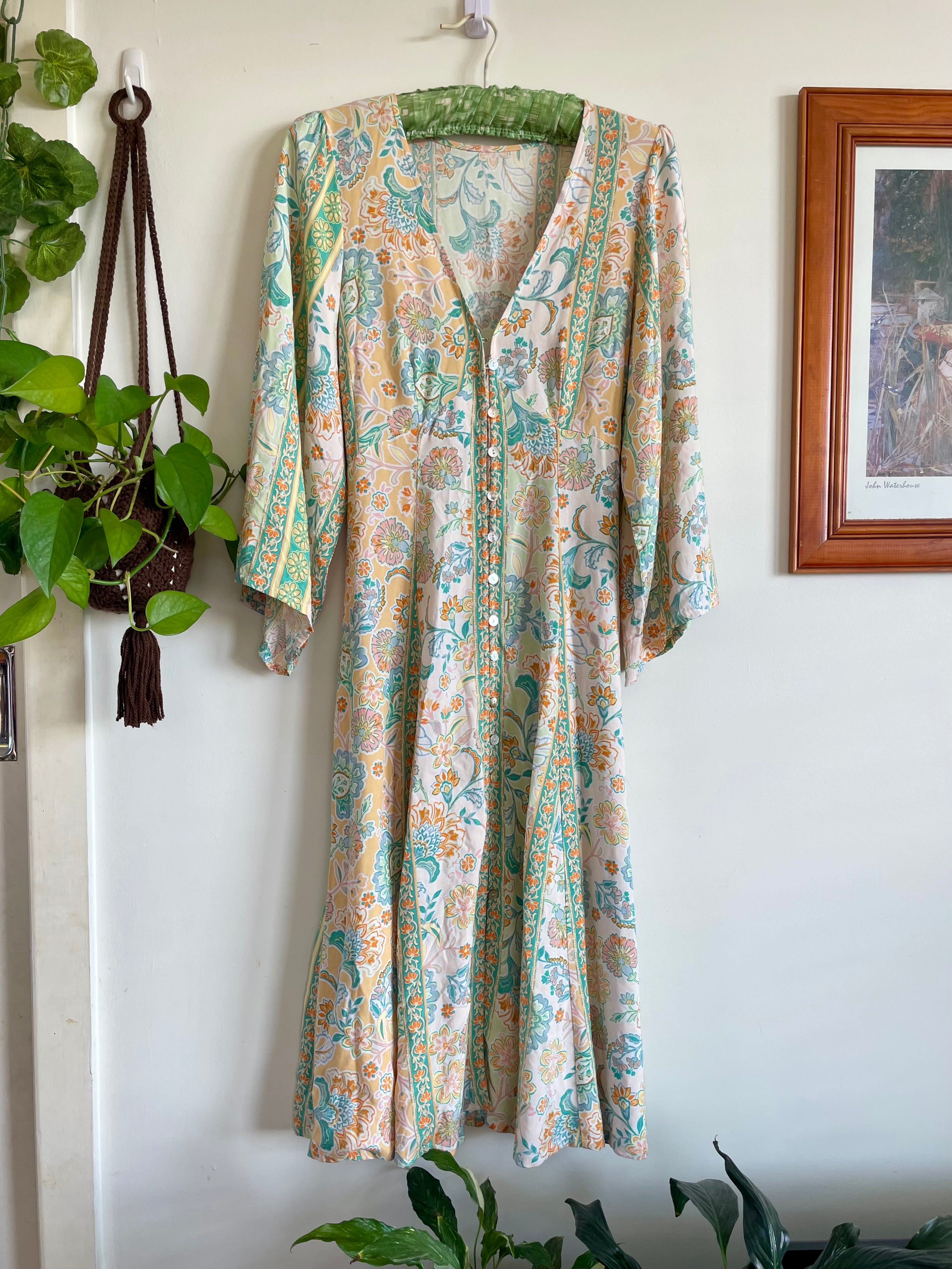Pastel 3/4 sleeve Lightweight Patterned Dress with Button up Front
