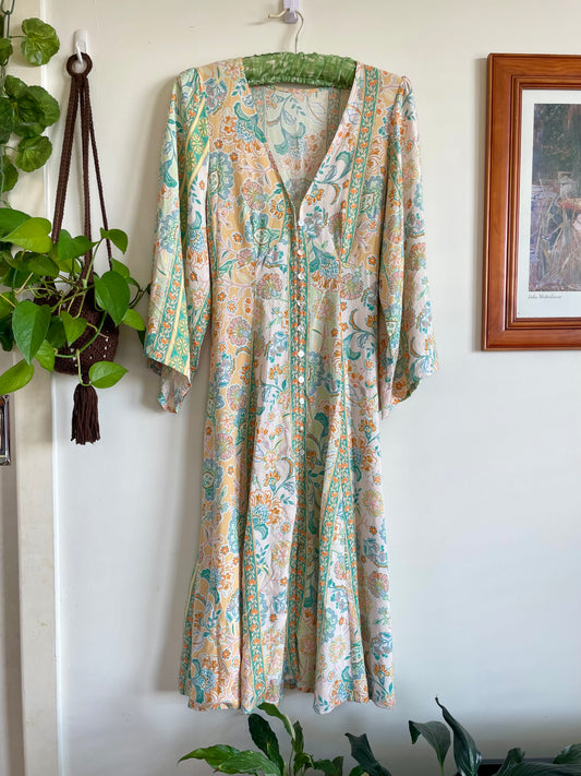 Pastel 3/4 sleeve Lightweight Patterned Dress with Button up Front