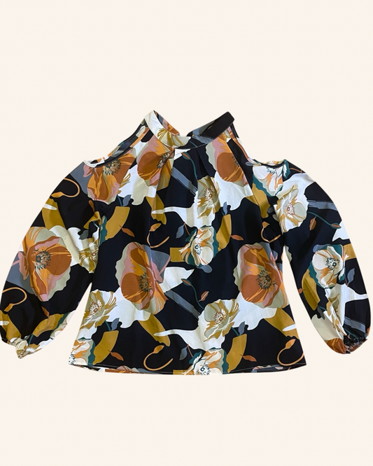 Peekaboo shoulder flowy floral blouse