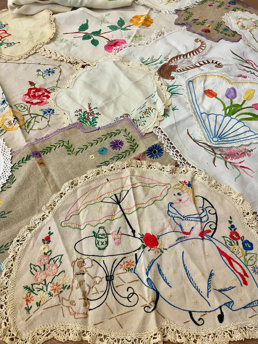 Bulk Lot 13 Vintage Doilies & Table Cloth