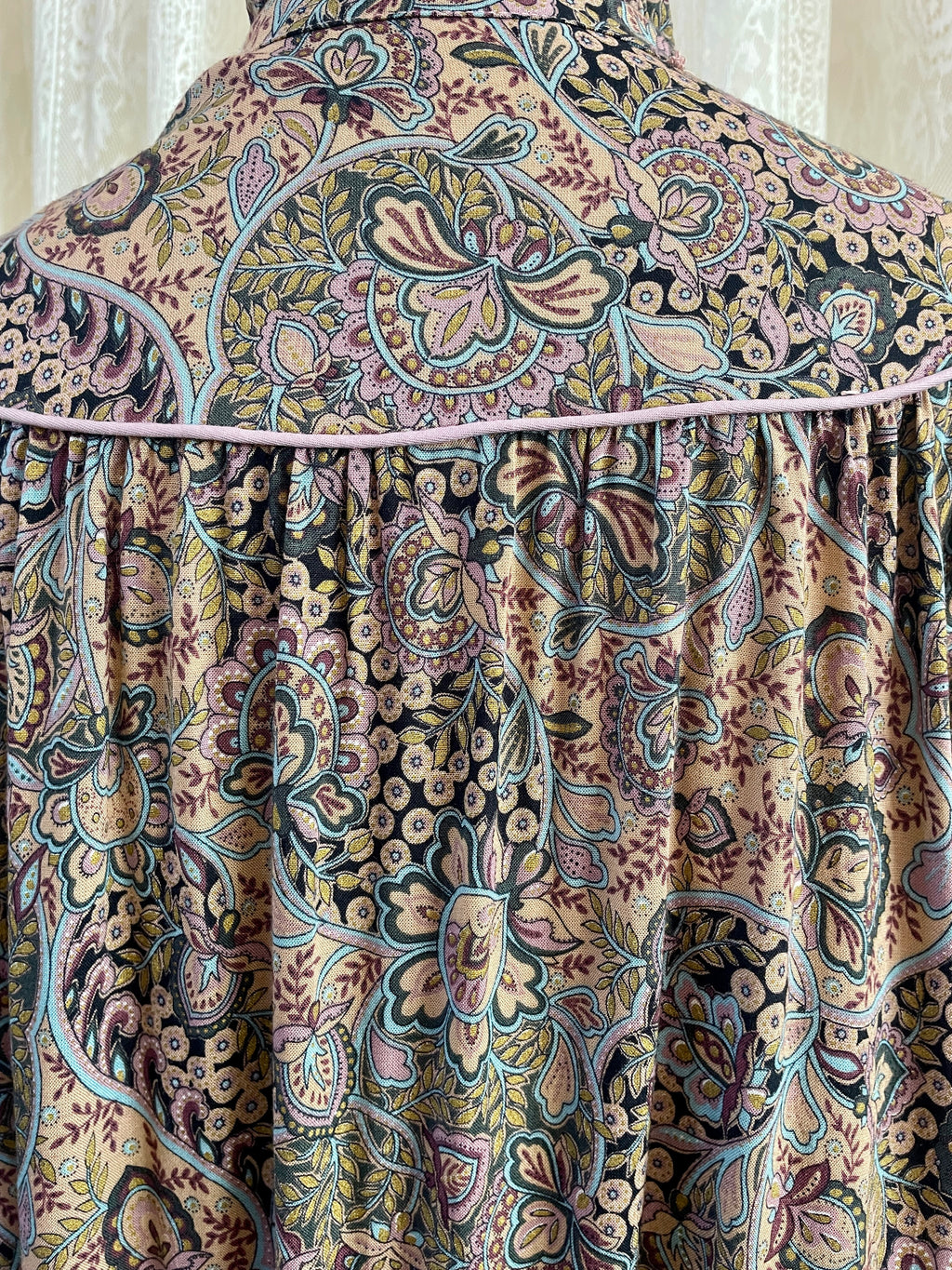 Vintage Joyce Ewing-Bradley Paisley Midi Dress – Ruffle High Neck Boho Smock - Sz 16