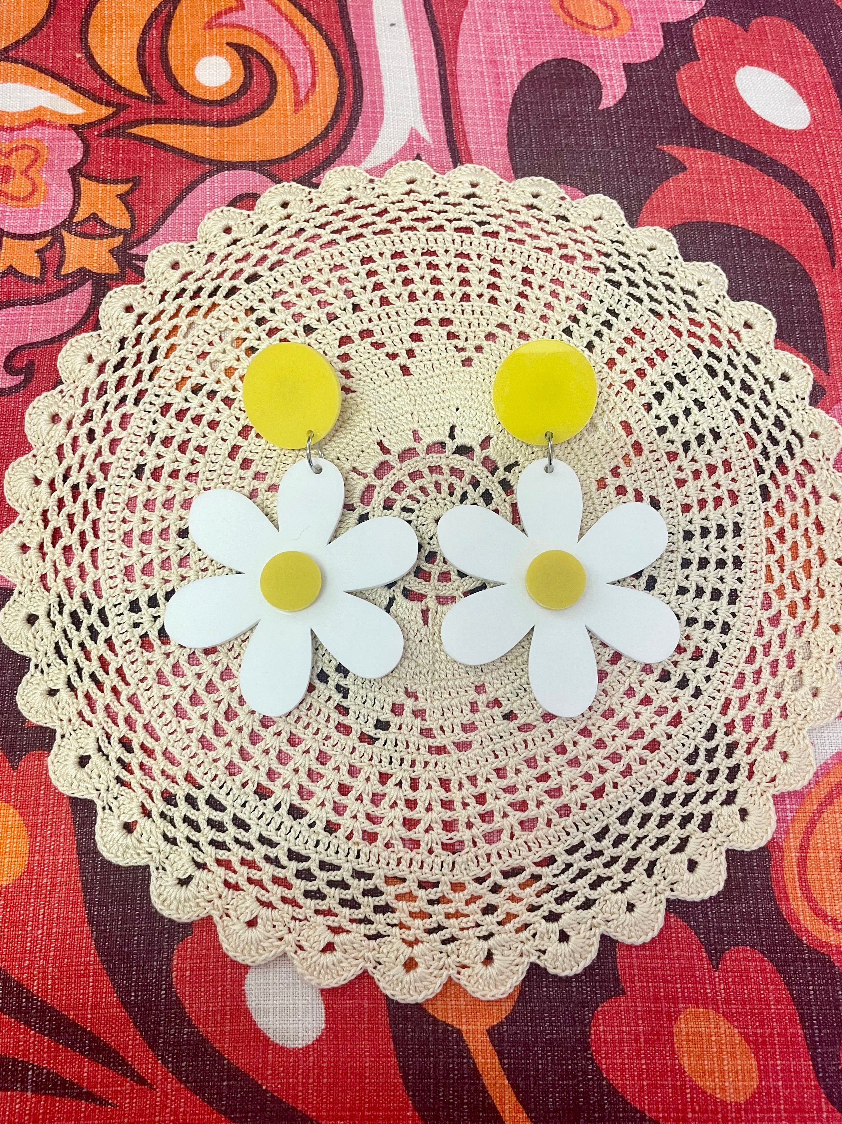 Yellow/White 1960s/1970s inspired flower earrings