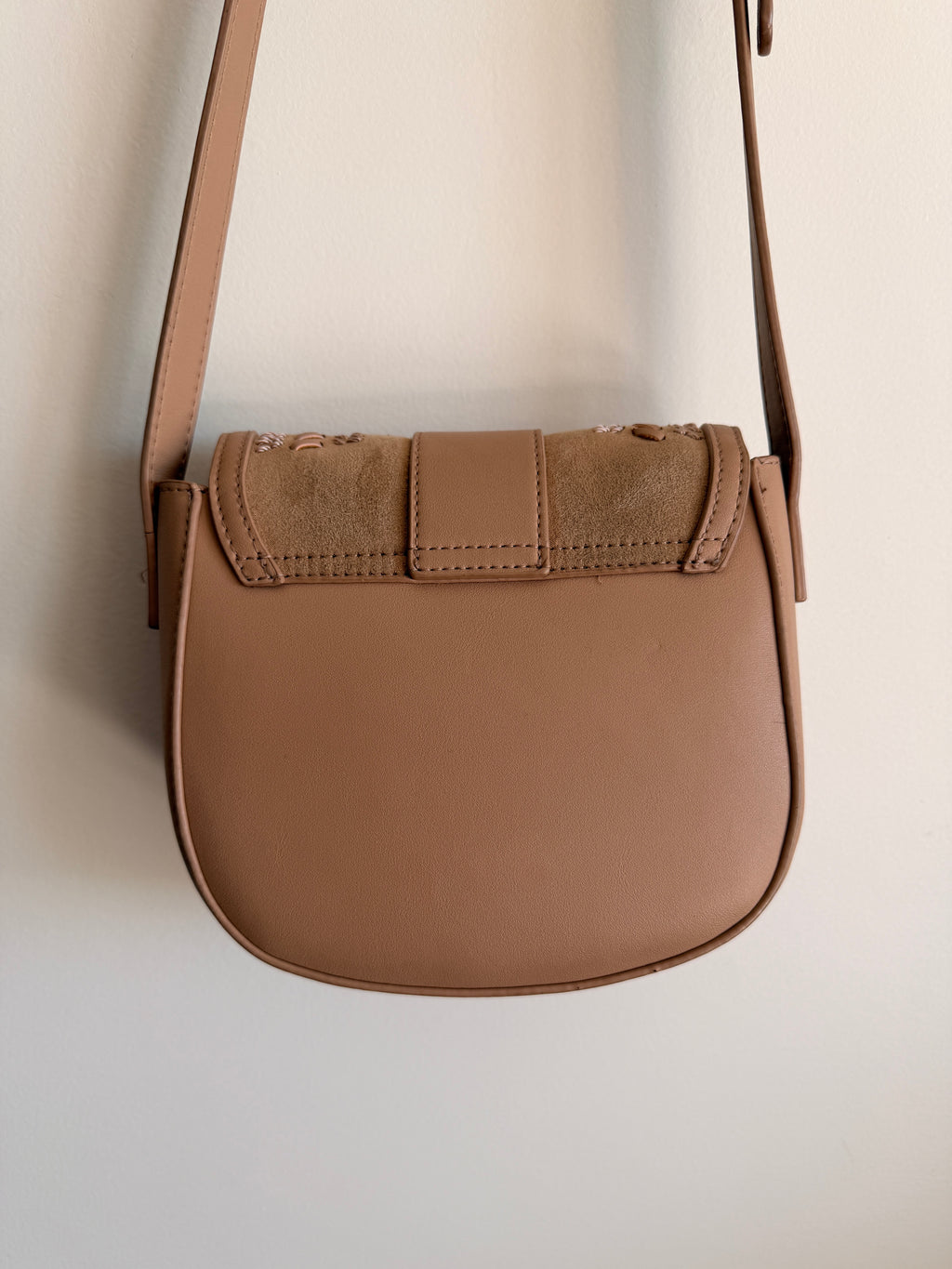 Sportsgirl Boho Faux Suede Saddle Crossbody Bag Whipstitch Detail Beige
