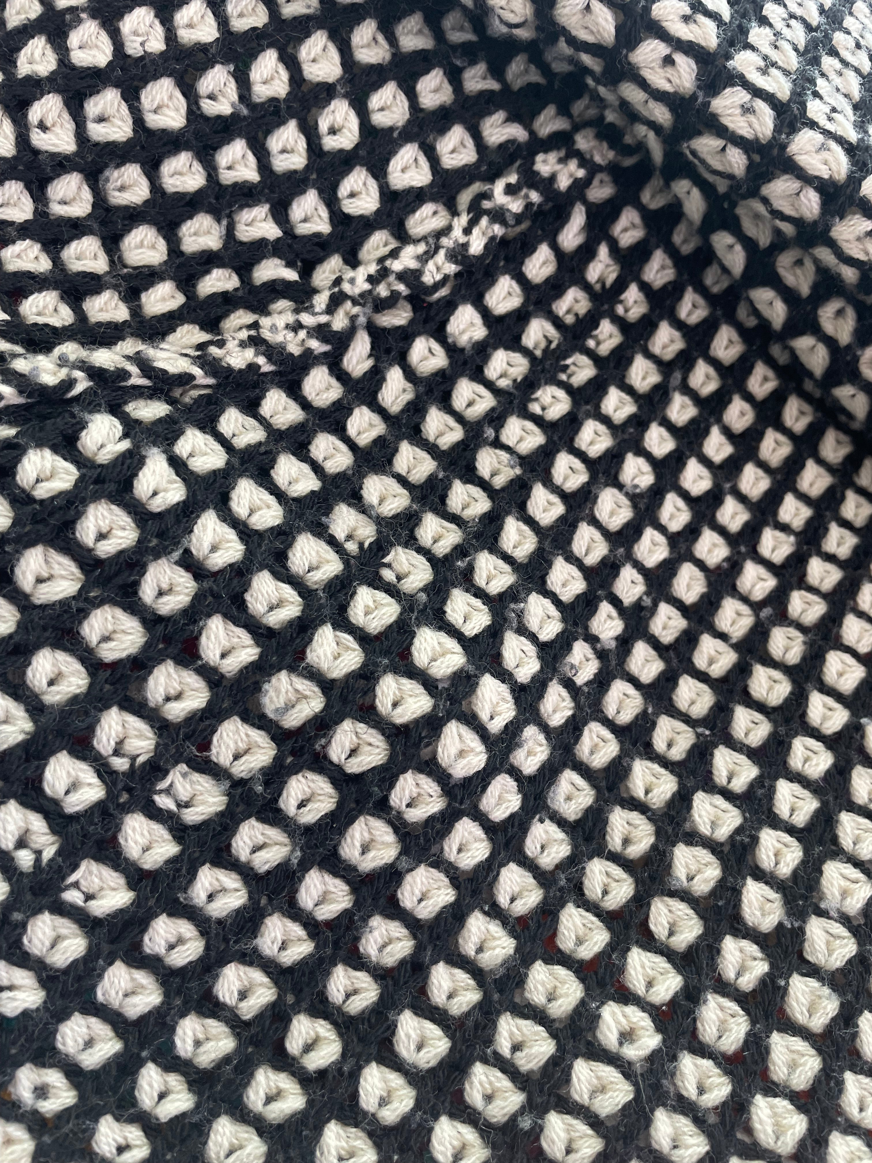 Black & white knitted tunic