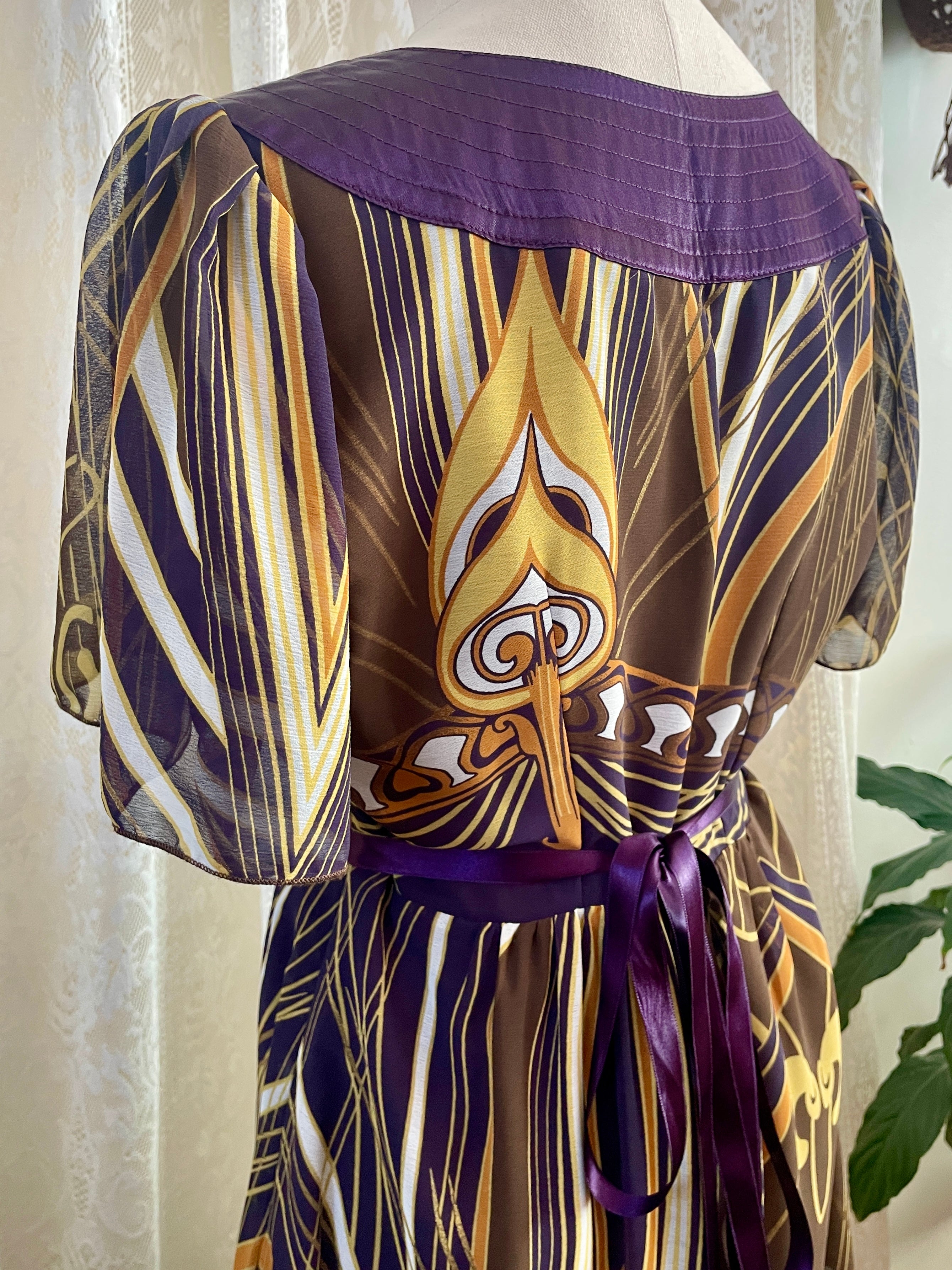 Art Nouveau 70s Style Abstract Print Chiffon Maxi Dress – Empire Waist Flutter Sleeve - Sz