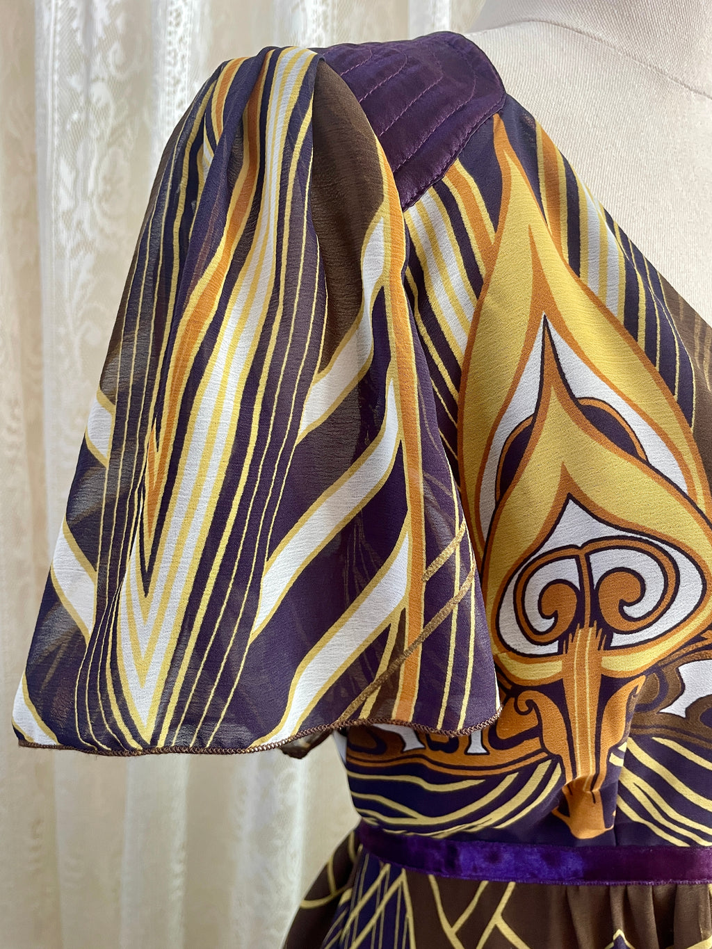 Art Nouveau 70s Style Abstract Print Chiffon Maxi Dress – Empire Waist Flutter Sleeve - Sz
