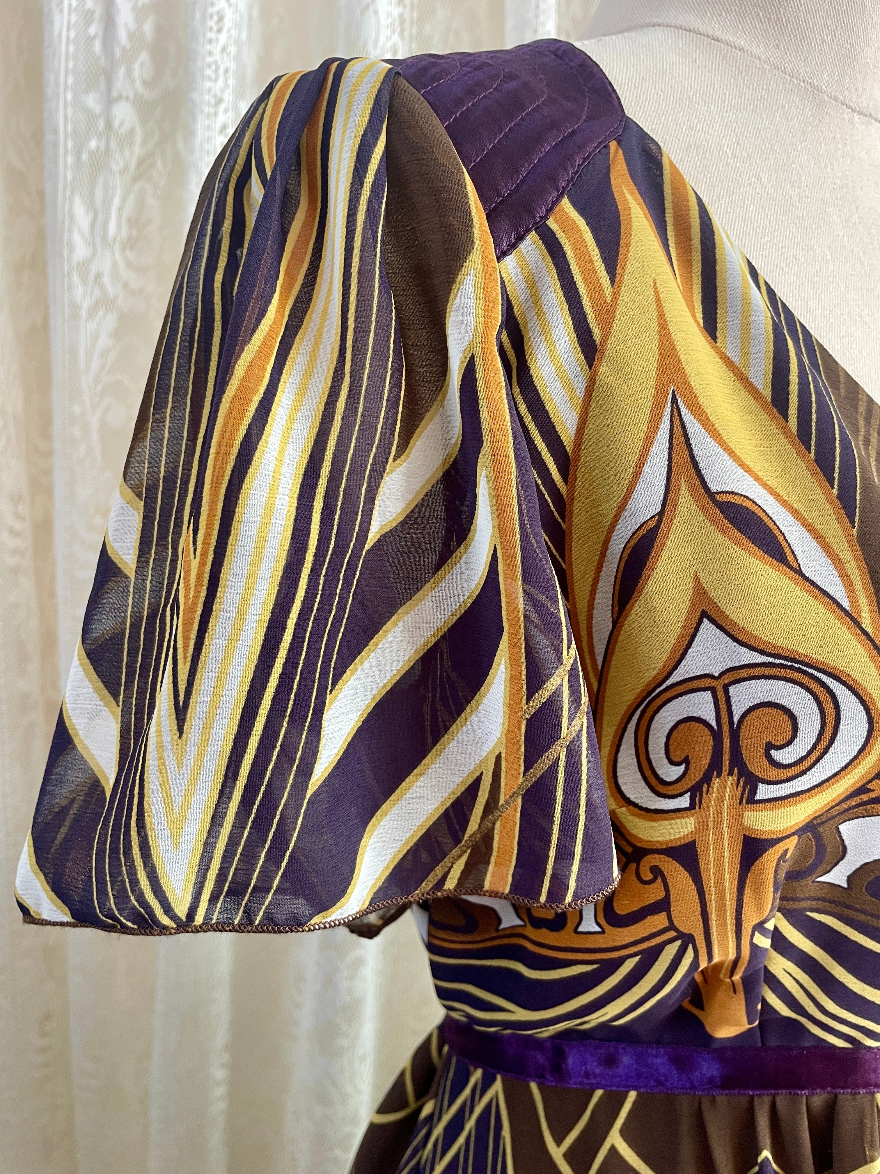 Art Nouveau 70s Style Abstract Print Chiffon Maxi Dress – Empire Waist Flutter Sleeve - Sz