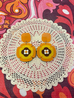 I’m living in the 70s groovy retro earrings 