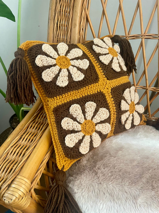 Decorative Retro Daisy Granny Throw Cushion
