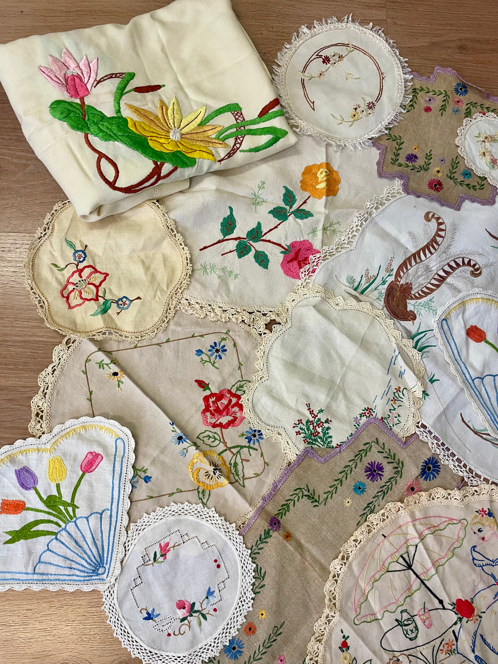 Bulk Lot 13 Vintage Doilies & Table Cloth