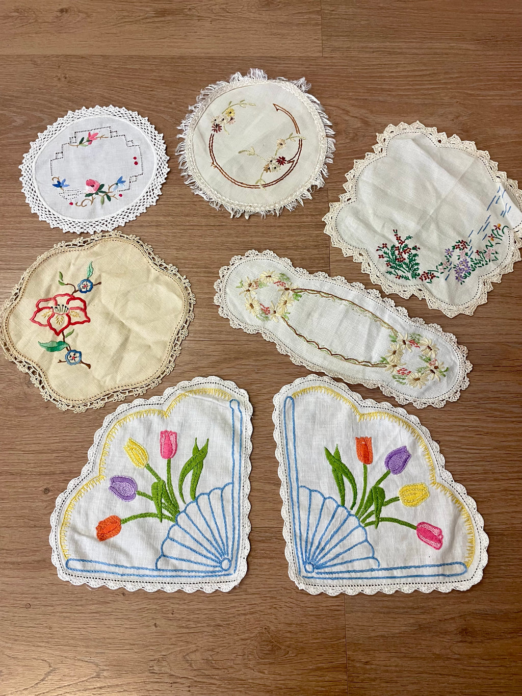 Bulk Lot 13 Vintage Doilies & Table Cloth