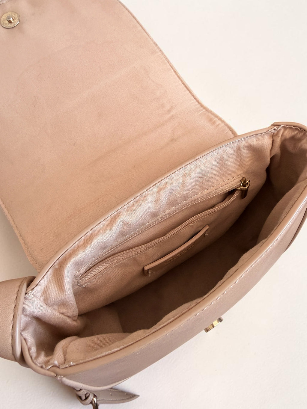 Sportsgirl Boho Faux Suede Saddle Crossbody Bag Whipstitch Detail Beige