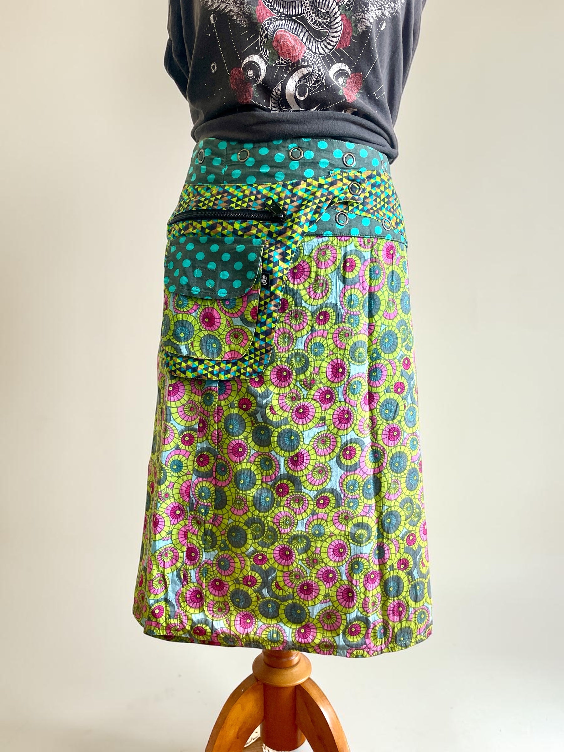 Bold Print Adjustable Wrap Skirt with Pocket - Green