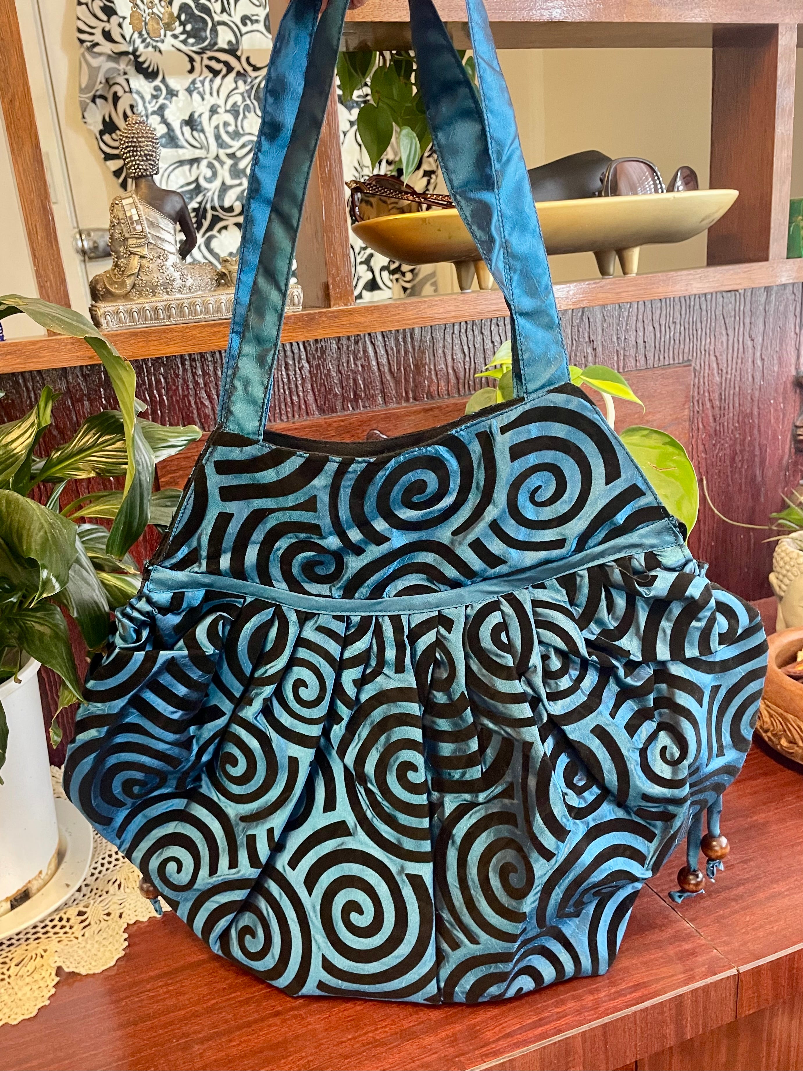 Short Strap Velvet Swirl Shell Hobo Bag