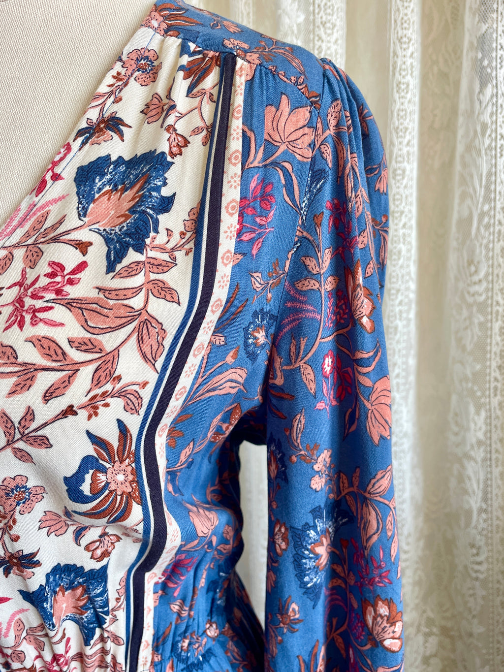 Dreamcatcher Bohemian Style Blue Paisley Print LS Dress – Sz 8