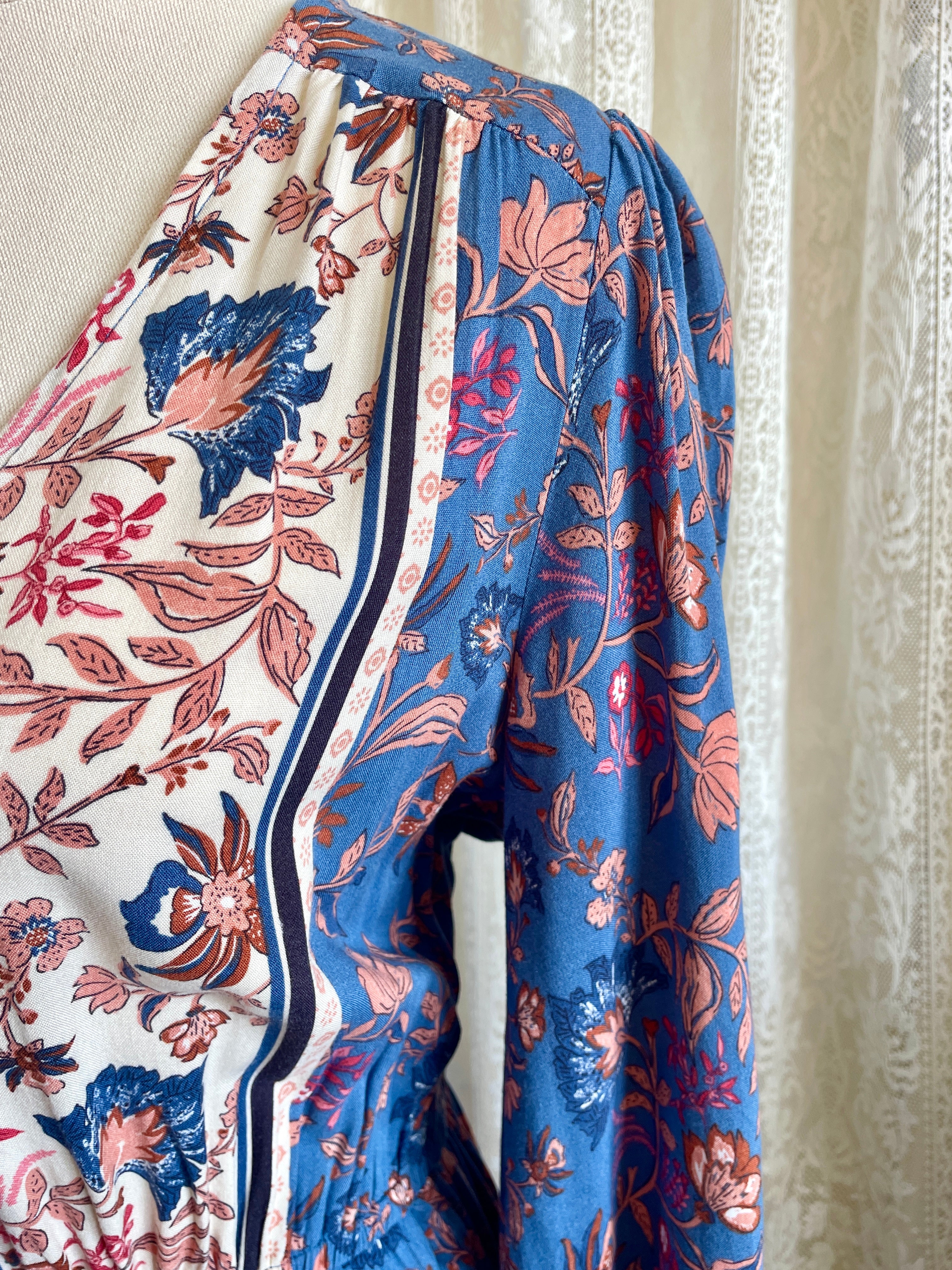 Dreamcatcher Bohemian Style Blue Paisley Print LS Dress – Sz 8