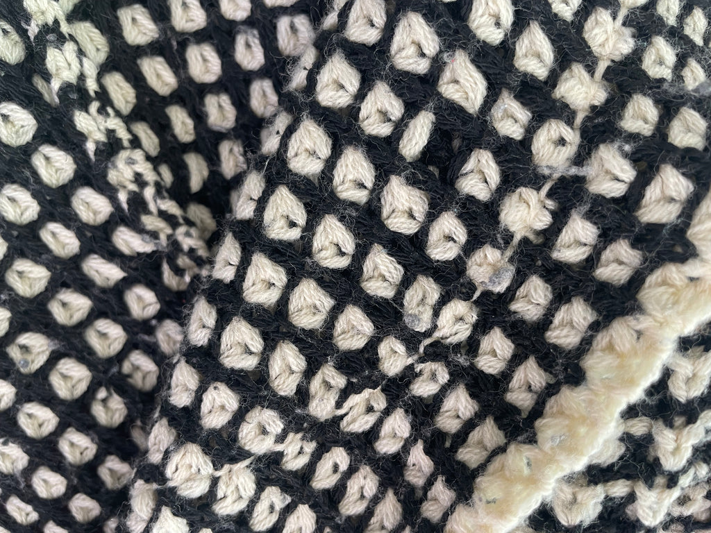 Black & white knitted tunic