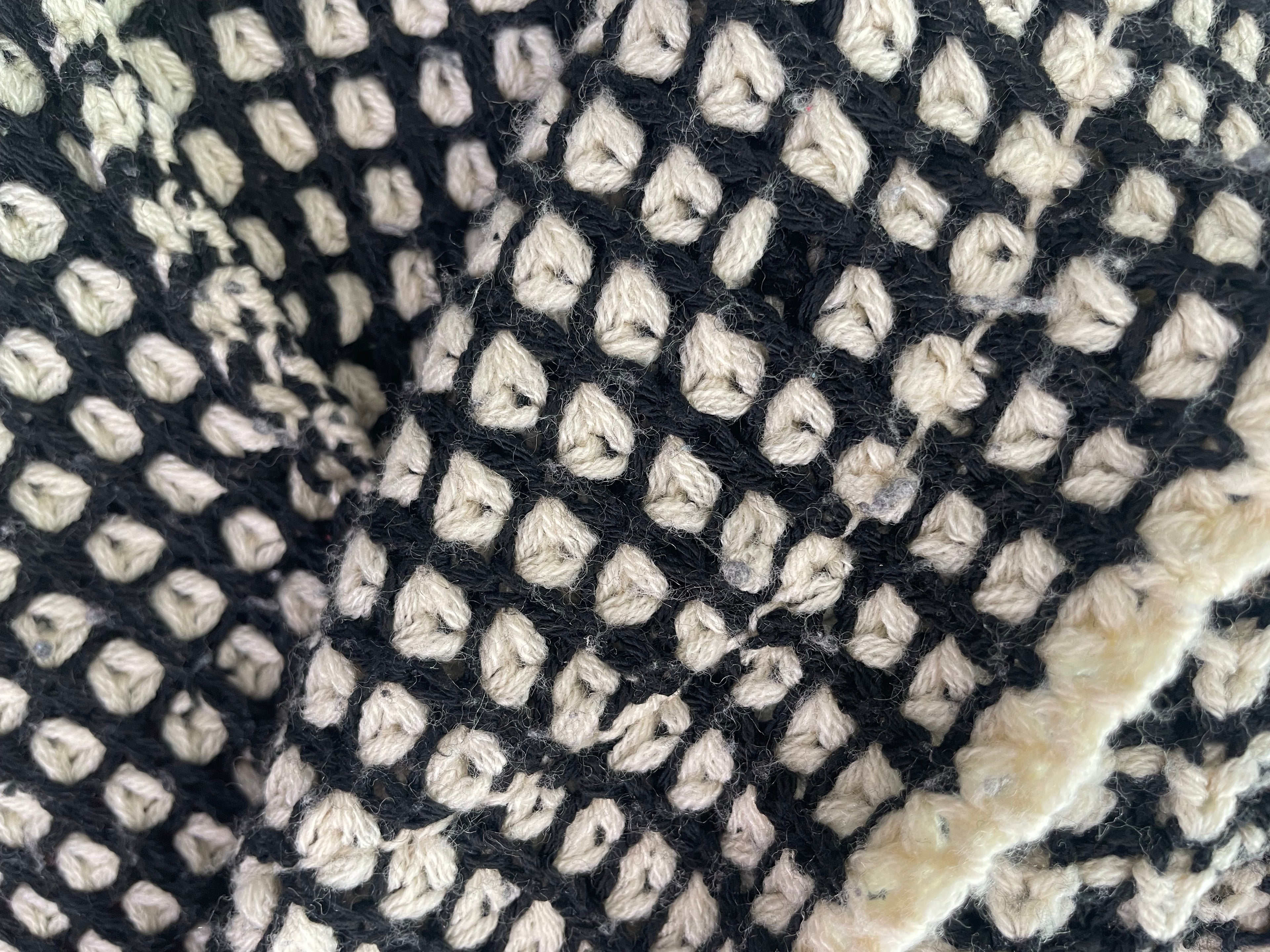 Black & white knitted tunic