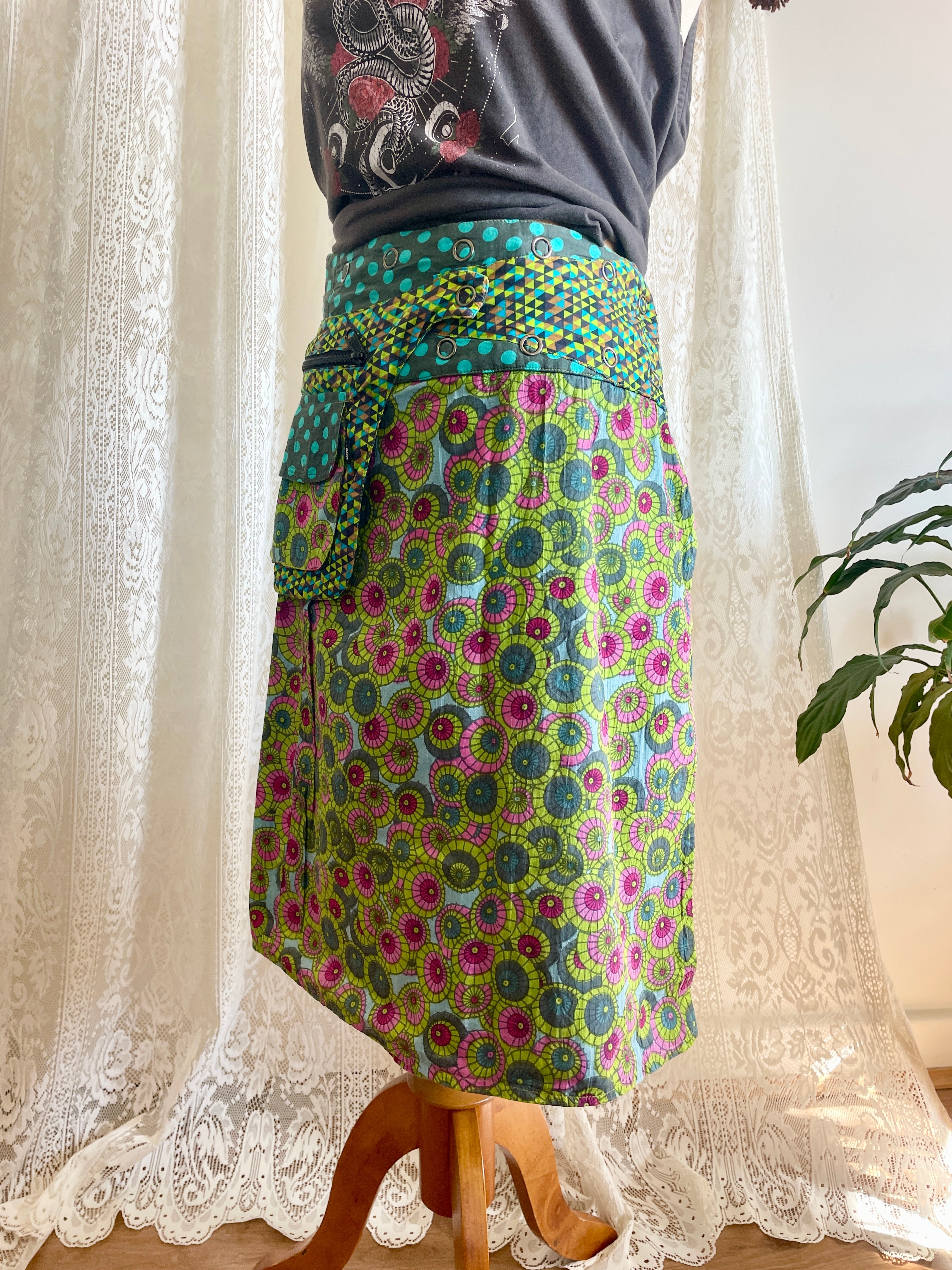 Bold Print Adjustable Wrap Skirt with Pocket - Green