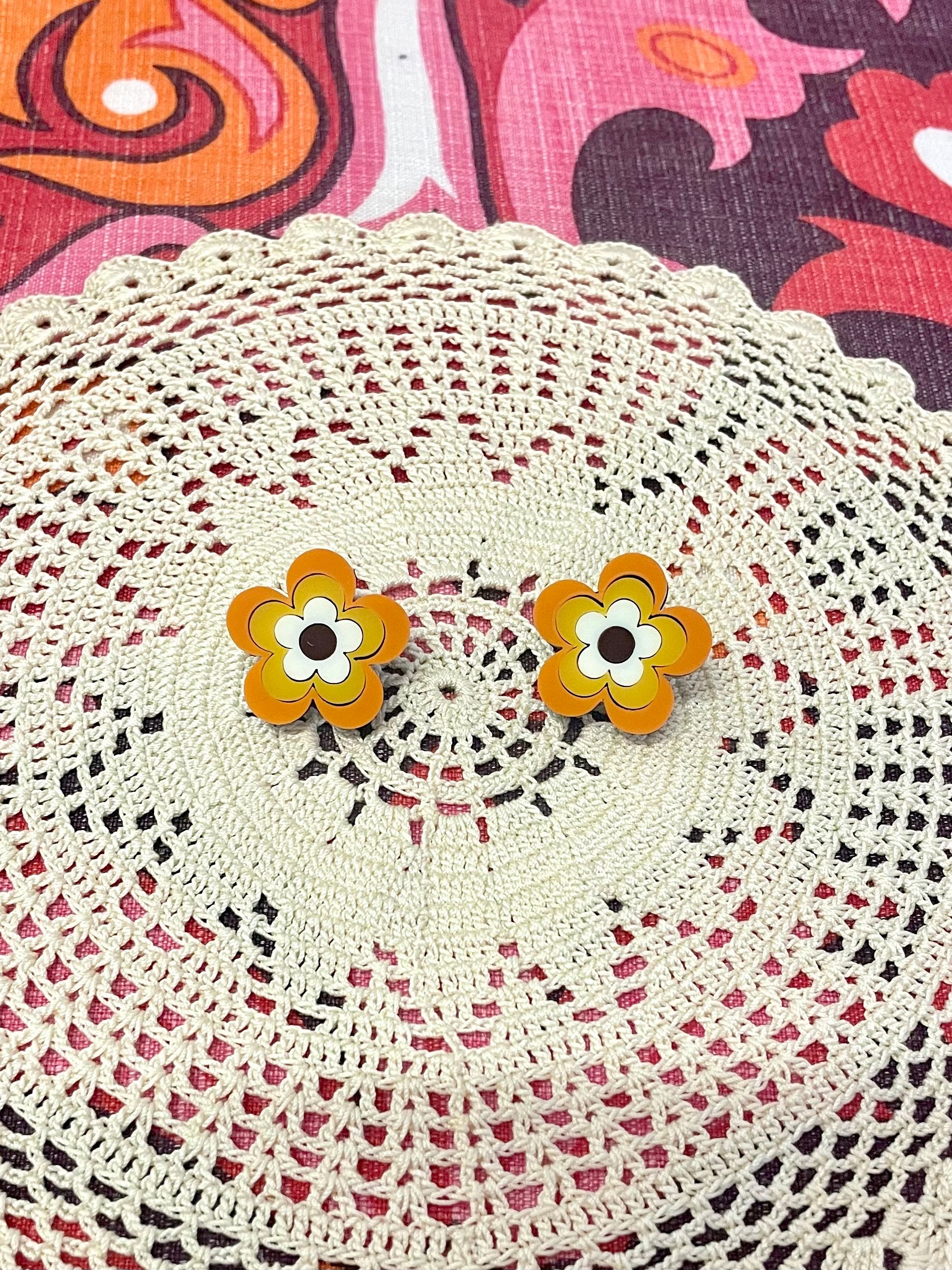 Retro Groovy Flower stud earrings