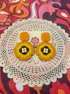I’m living in the 70s groovy retro earrings 