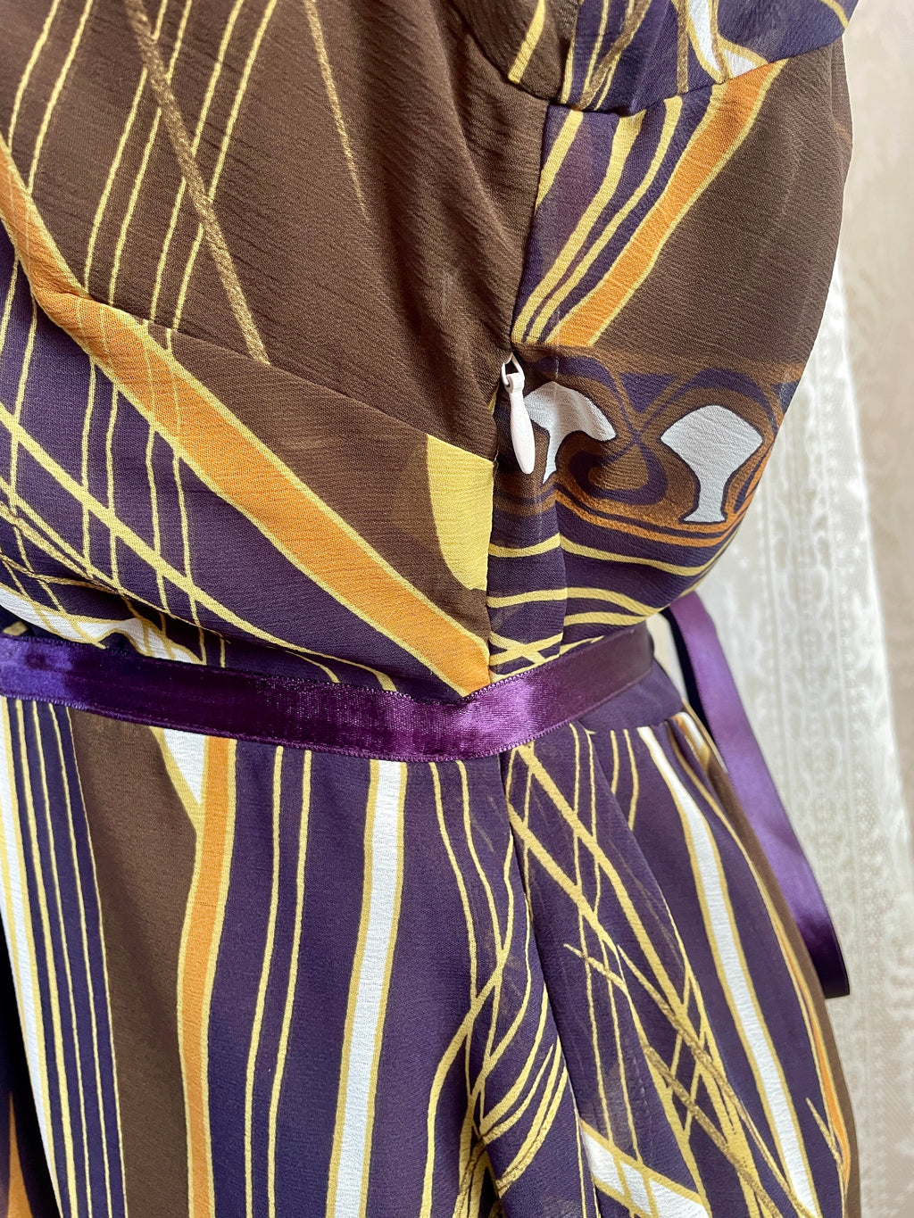 Art Nouveau 70s Style Abstract Print Chiffon Maxi Dress – Empire Waist Flutter Sleeve - Sz