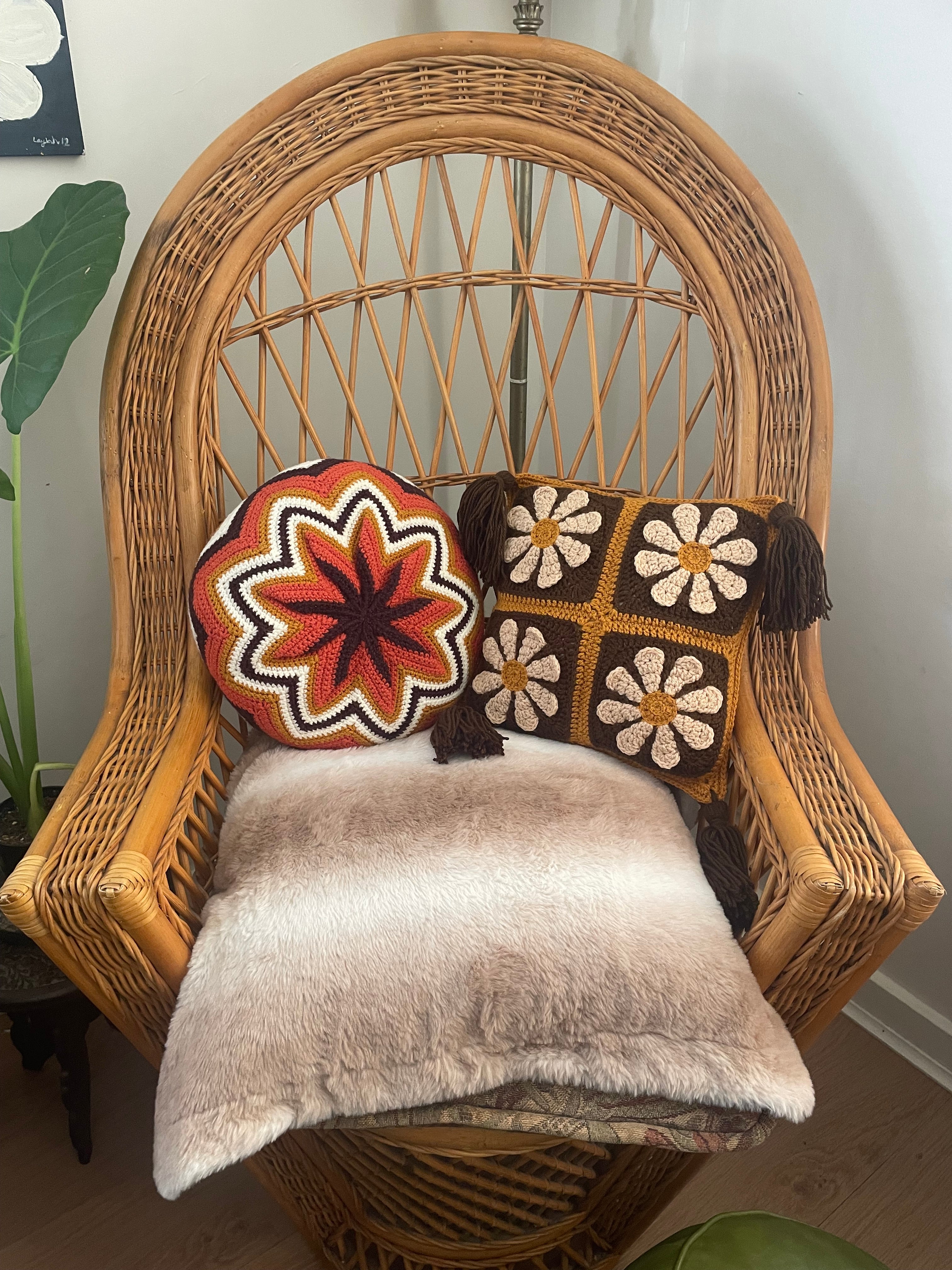 Decorative Retro Daisy Granny Throw Cushion