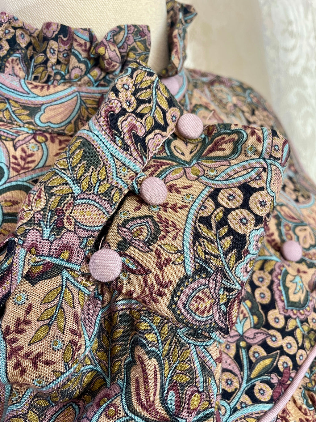 Vintage Joyce Ewing-Bradley Paisley Midi Dress – Ruffle High Neck Boho Smock - Sz 16