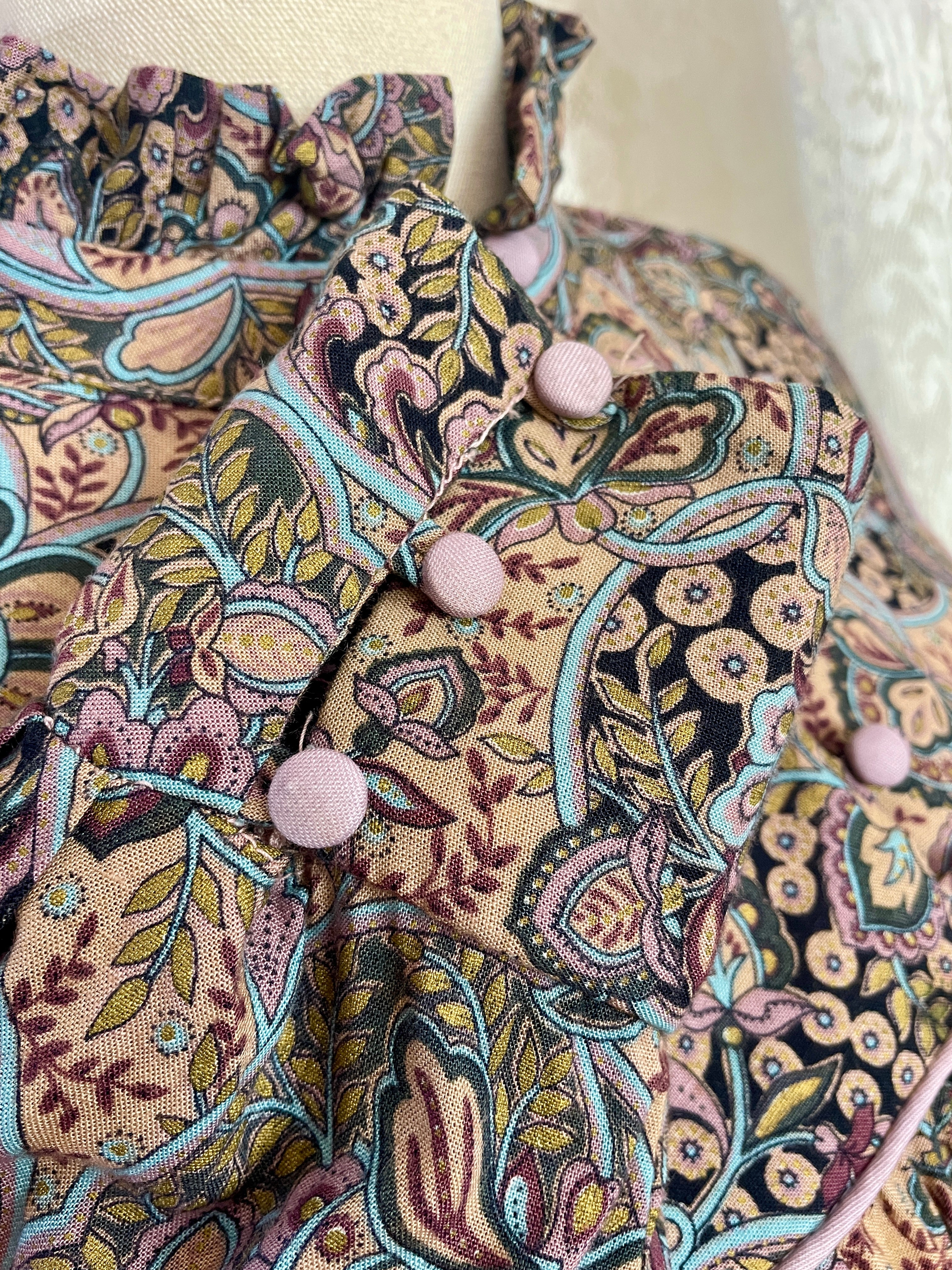 Vintage Joyce Ewing-Bradley Paisley Midi Dress – Ruffle High Neck Boho Smock - Sz 16