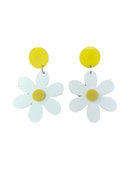 Yellow/White 1960s/1970s inspired flower earrings