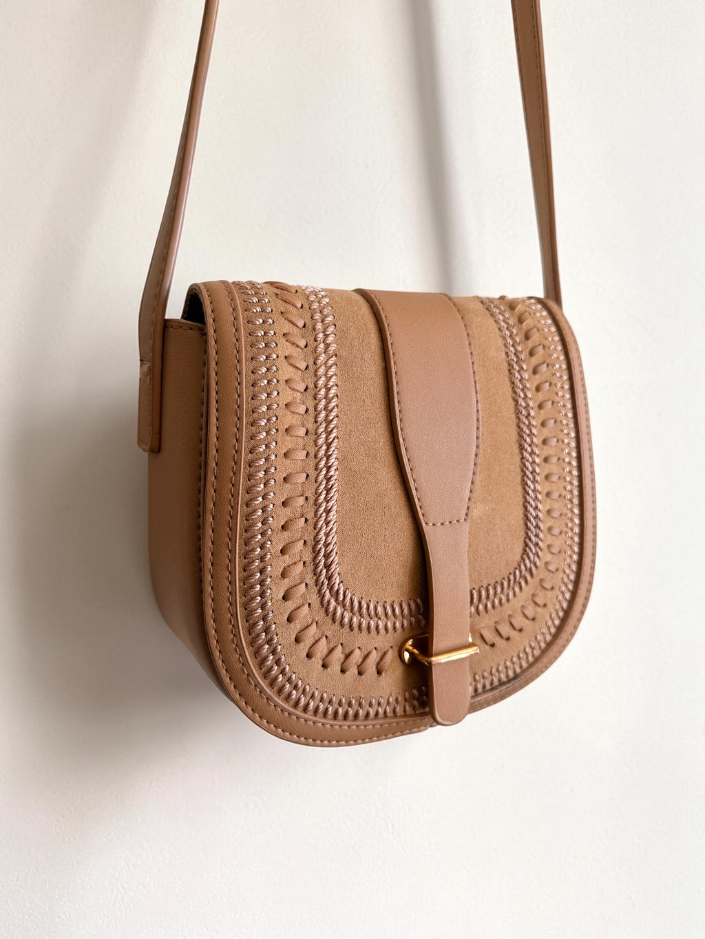 Sportsgirl Boho Faux Suede Saddle Crossbody Bag Whipstitch Detail Beige
