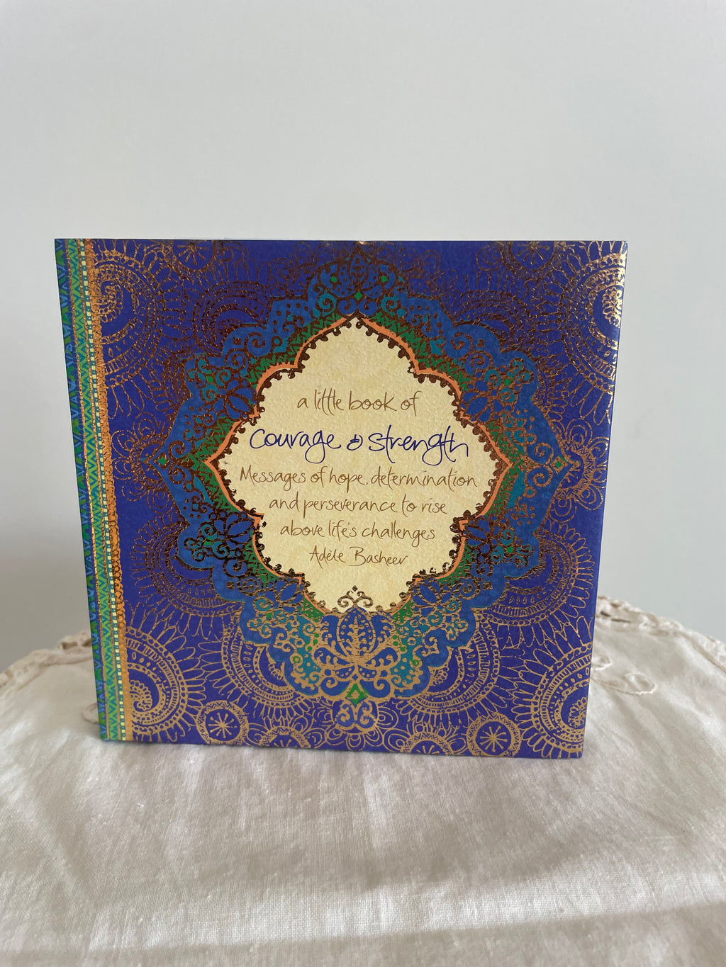 Little book of Courage and Strength by Intrinsic