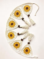 Crochet sunflower bunting - 6 flags - Natural