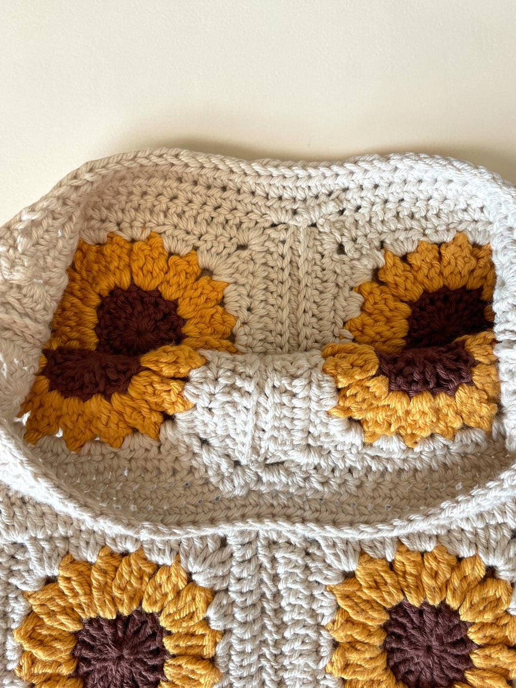 Crochet sunflower cross body bag with fringe