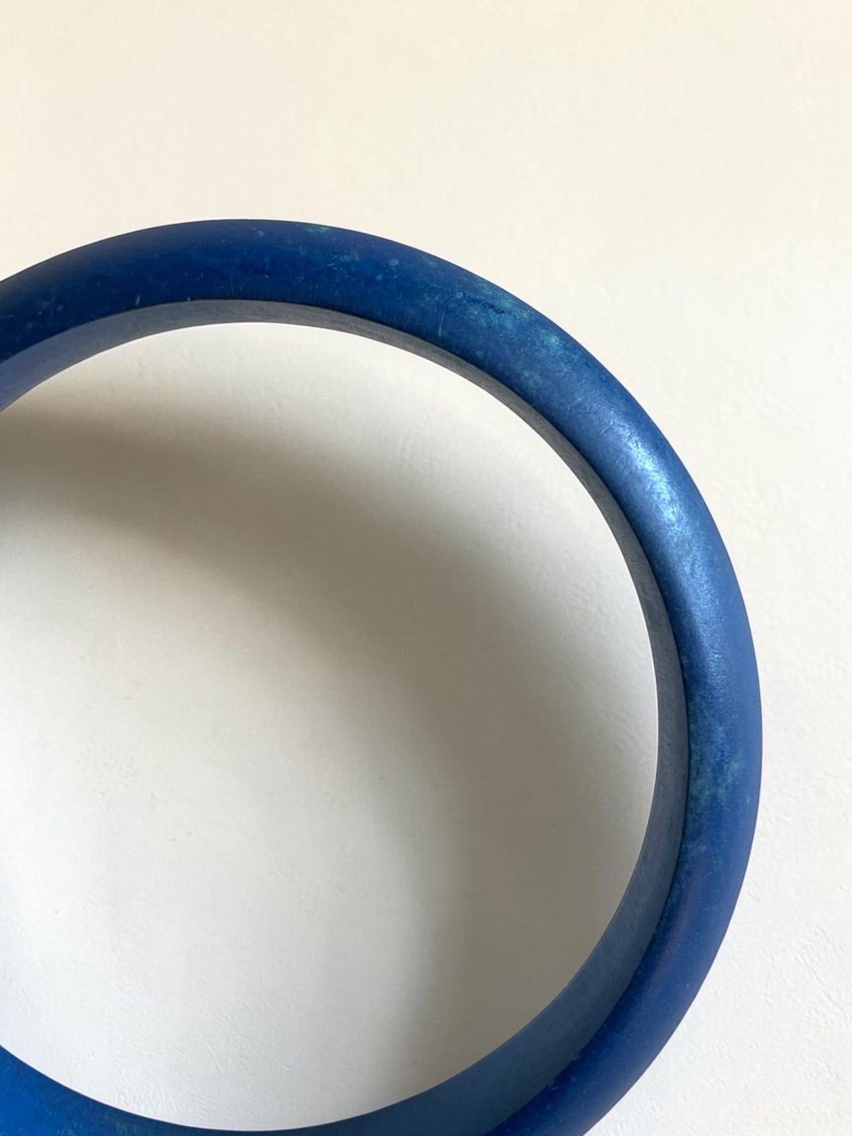 Ramblin’ Rose 6-Piece Vintage Resin Bangle Stack